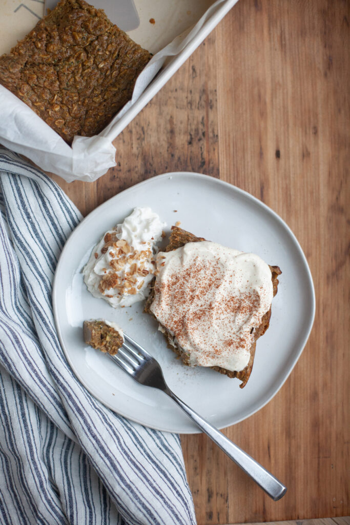 Sweet and Healthy Pumpkin Baked Oats Bars www.lillieeatsandtells.com