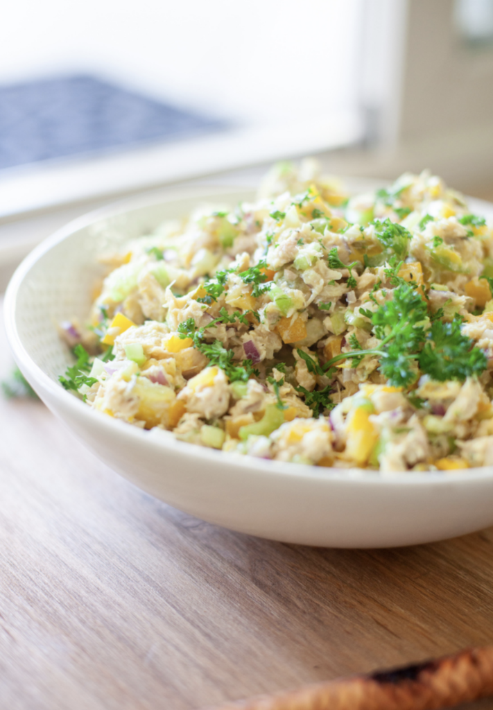 No-Cook Macro-friendly summer meal by lillieeatsandtells.com