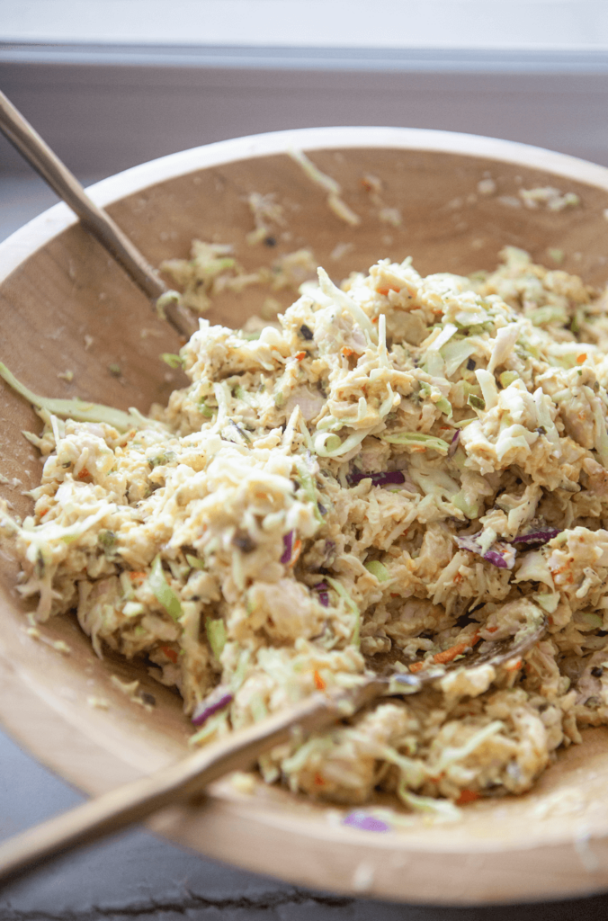 Mixed side view of the chicken de gallo salad