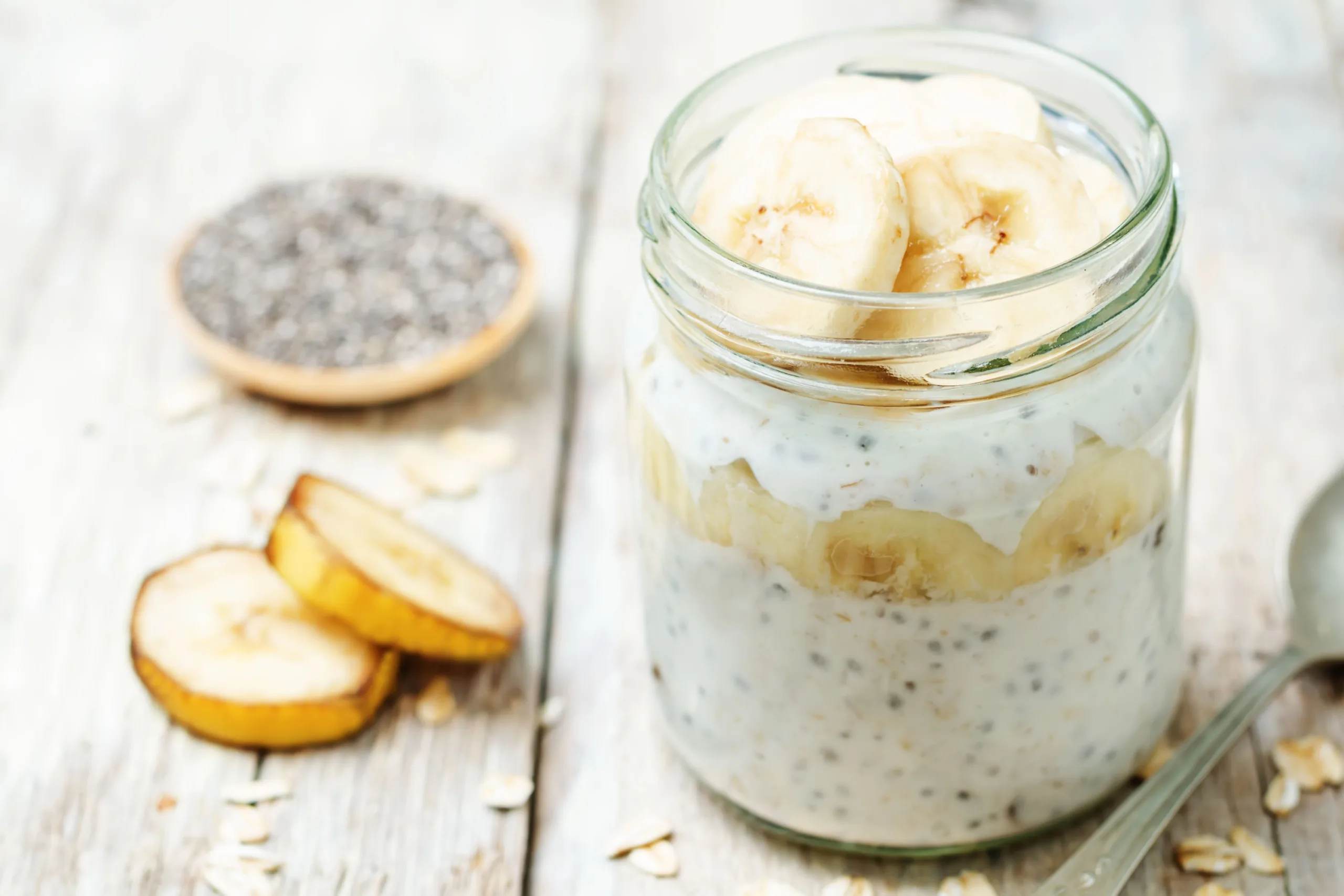 Creamy Banana Protein Overnight Oats - 11g Fat, 48g Carbs, 30g Protein and 423 Calories