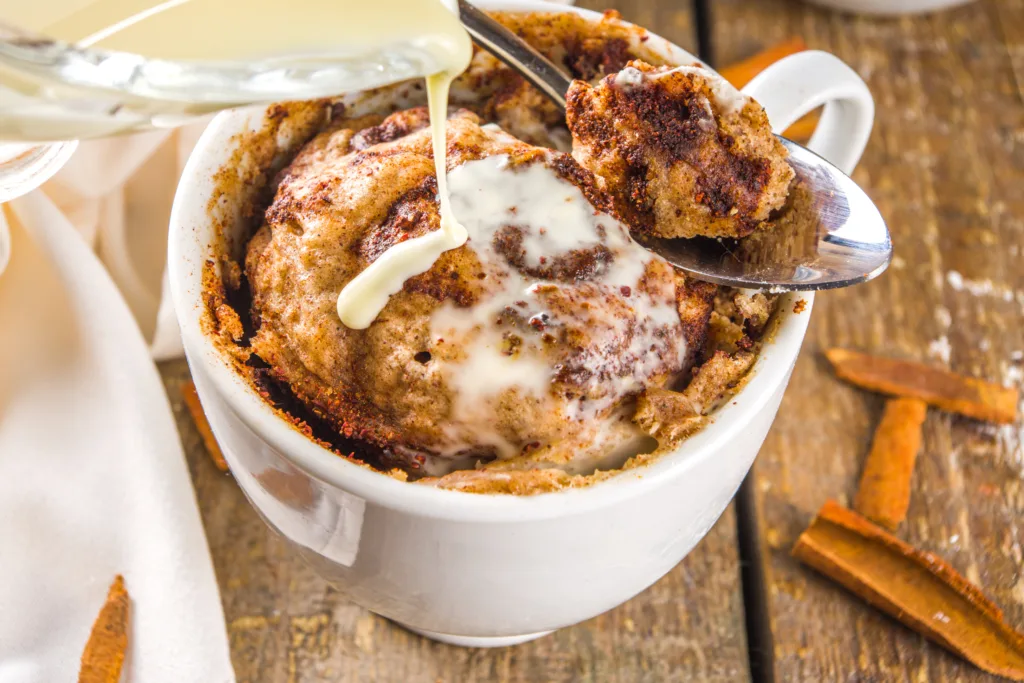 Cinnamon Roll Oats Mug Cake