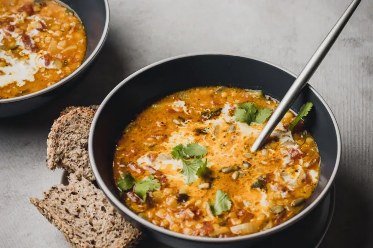 Creamy Tomato and White Bean Soup